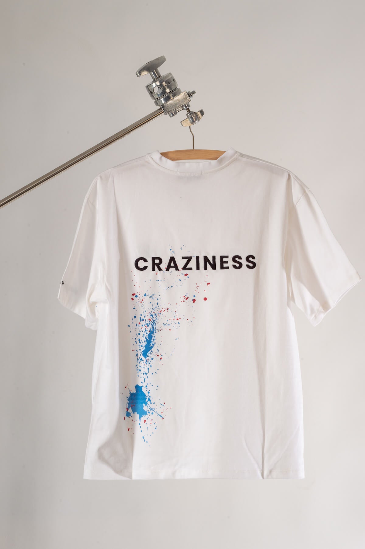 Outrageous t-shirt white - Craziness